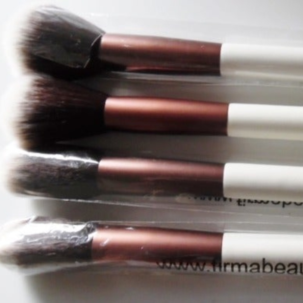 4 x Firma Beauty Makeup Brush #102 Blush Brush Ful - Picture 1 of 2